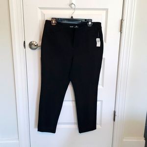Black  Old Navy high rise pixie pants
